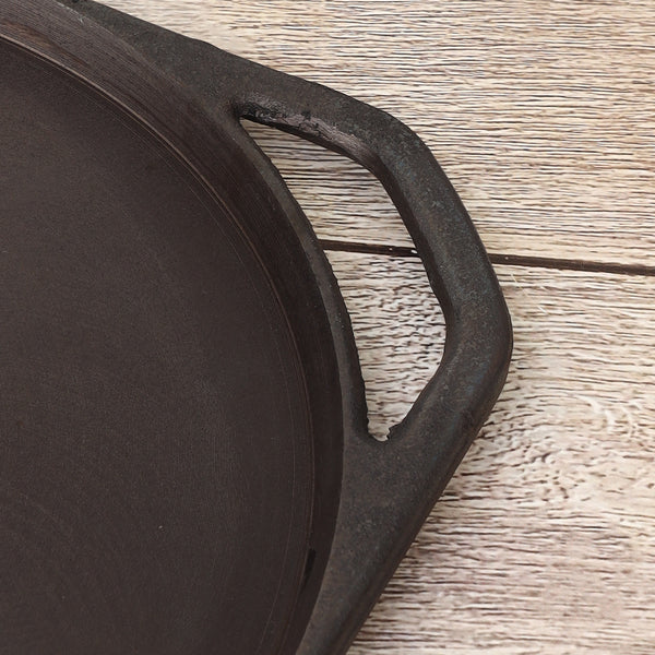 Pre-Seasoned Cast Iron Tawa – Chemical-Free, Traditional Cooking, Long-Lasting Build